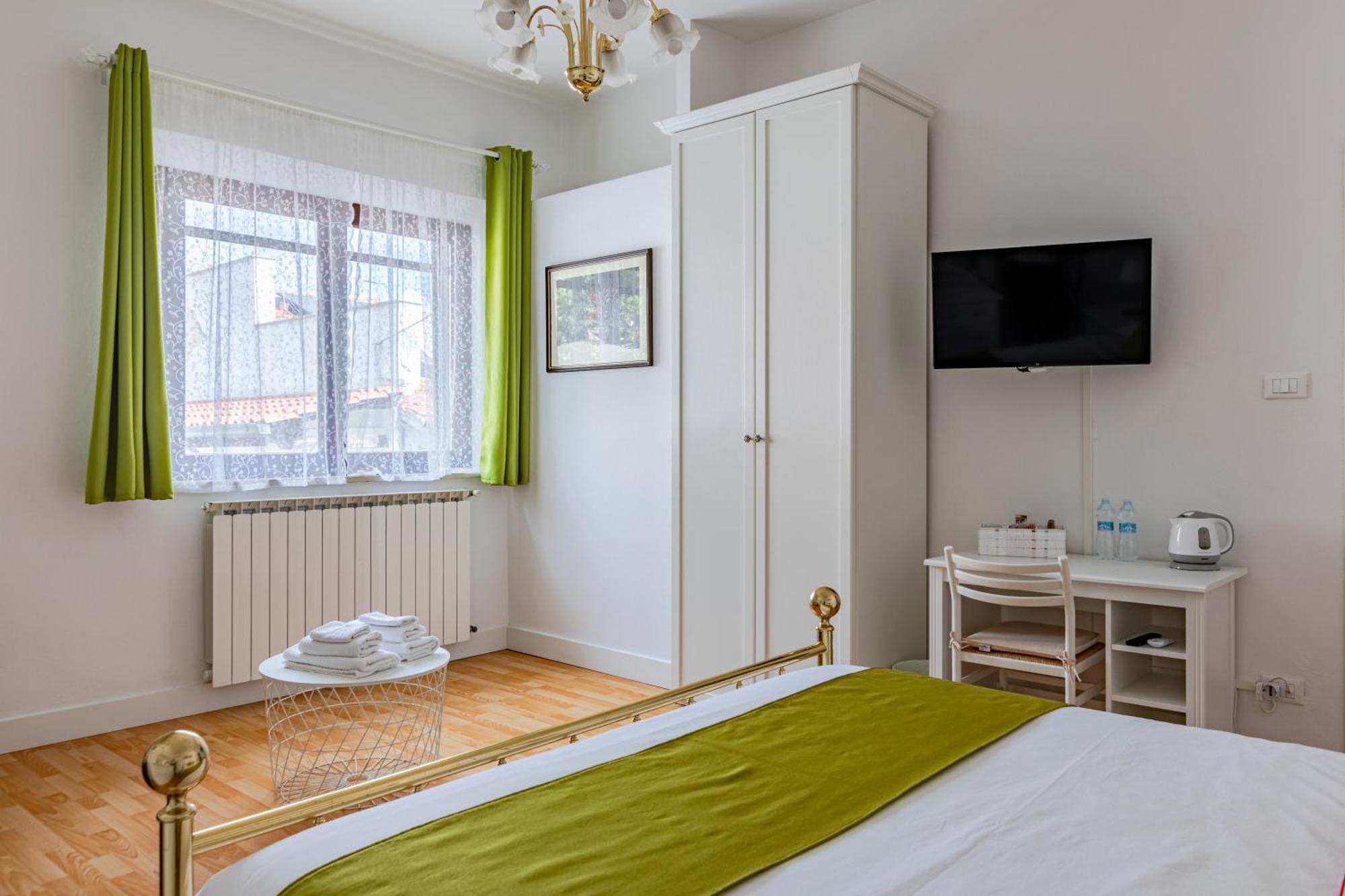 Pit Stop, Camera Con Bagno Privato, Parcheggio E Clima Apartment Пиза Екстериор снимка